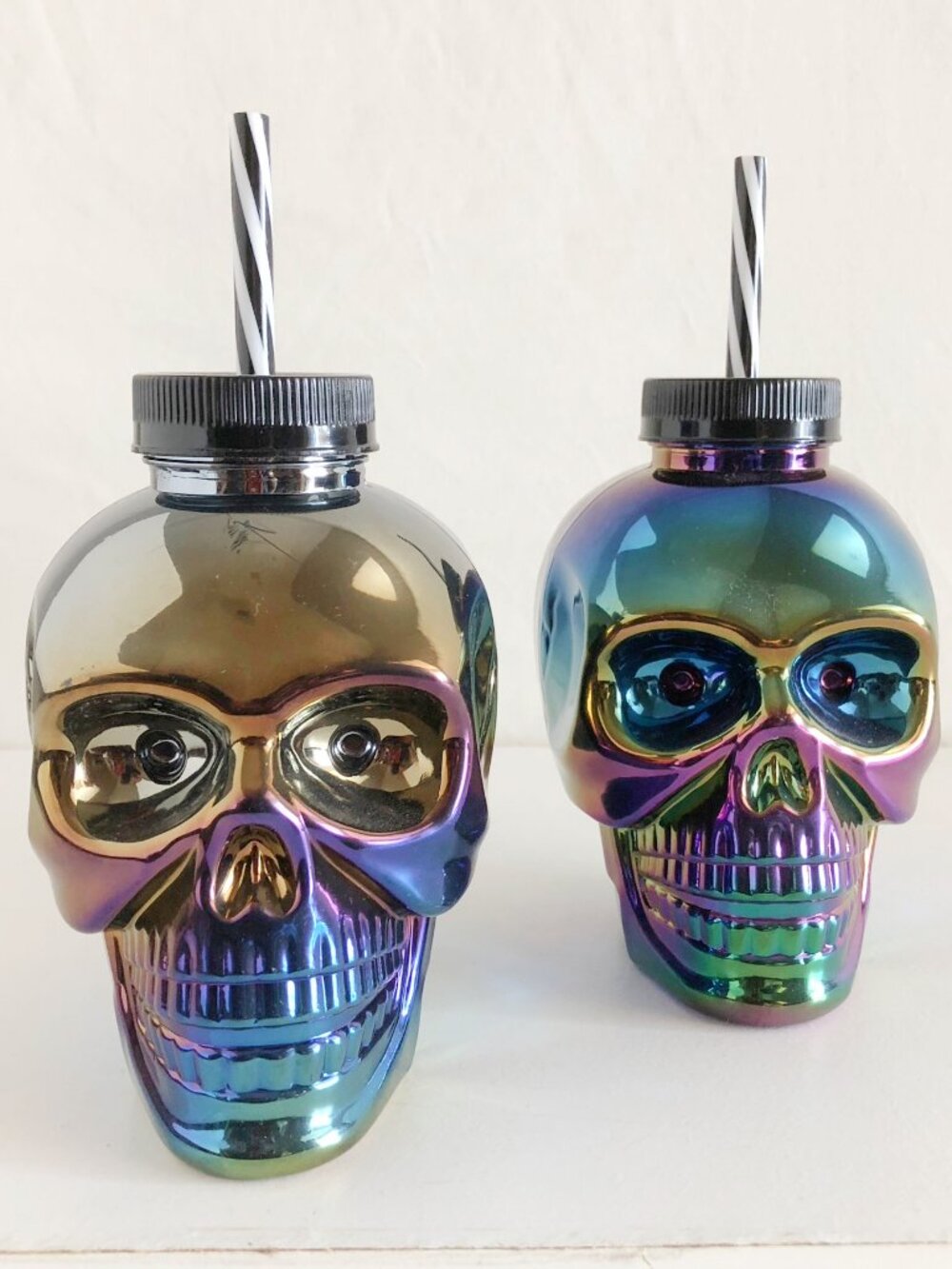IOS Chrome Metallic Skull Plastic Water Bottles